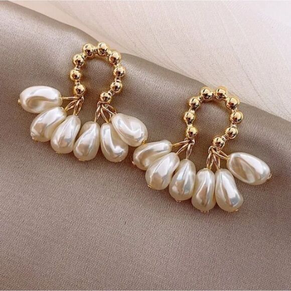 Freshwater Pearl Cluster Earrings - Picture 1 of 5